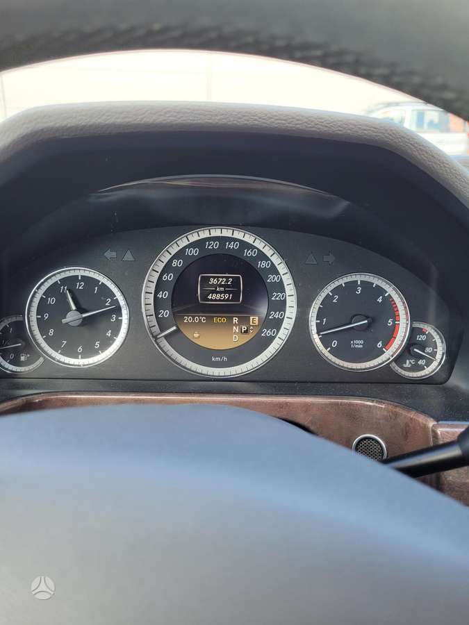 Mercedes-Benz E300, 3.0 l., Седан