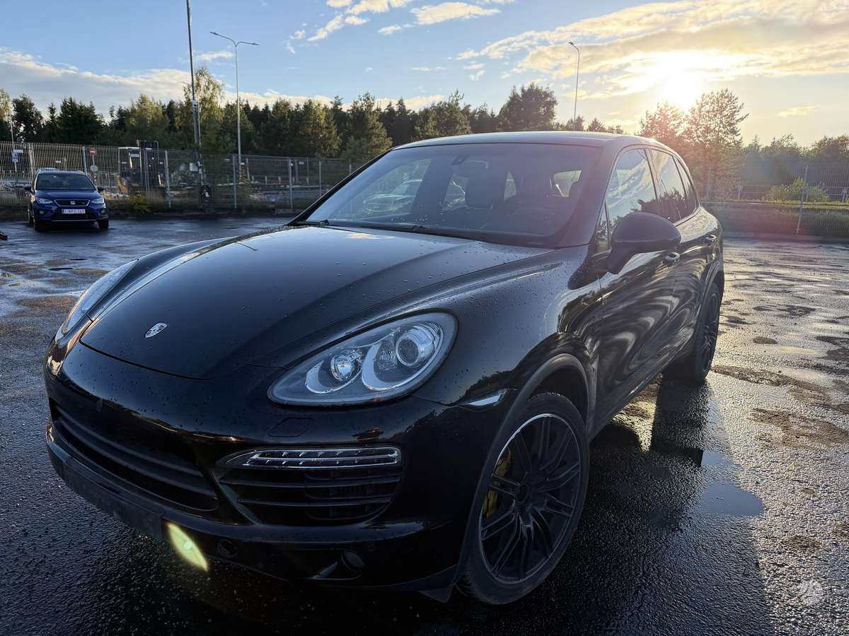 Porsche Cayenne - 2