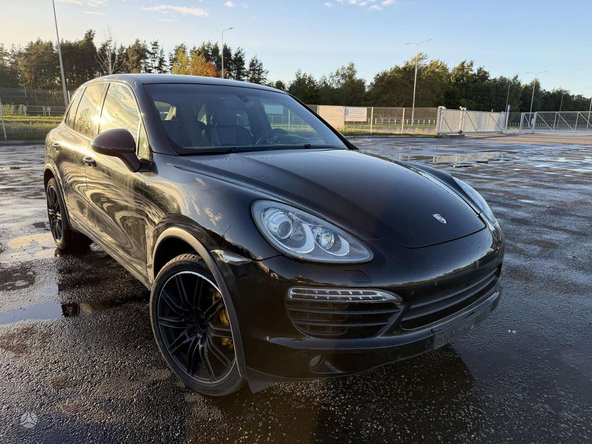 Porsche Cayenne - 1