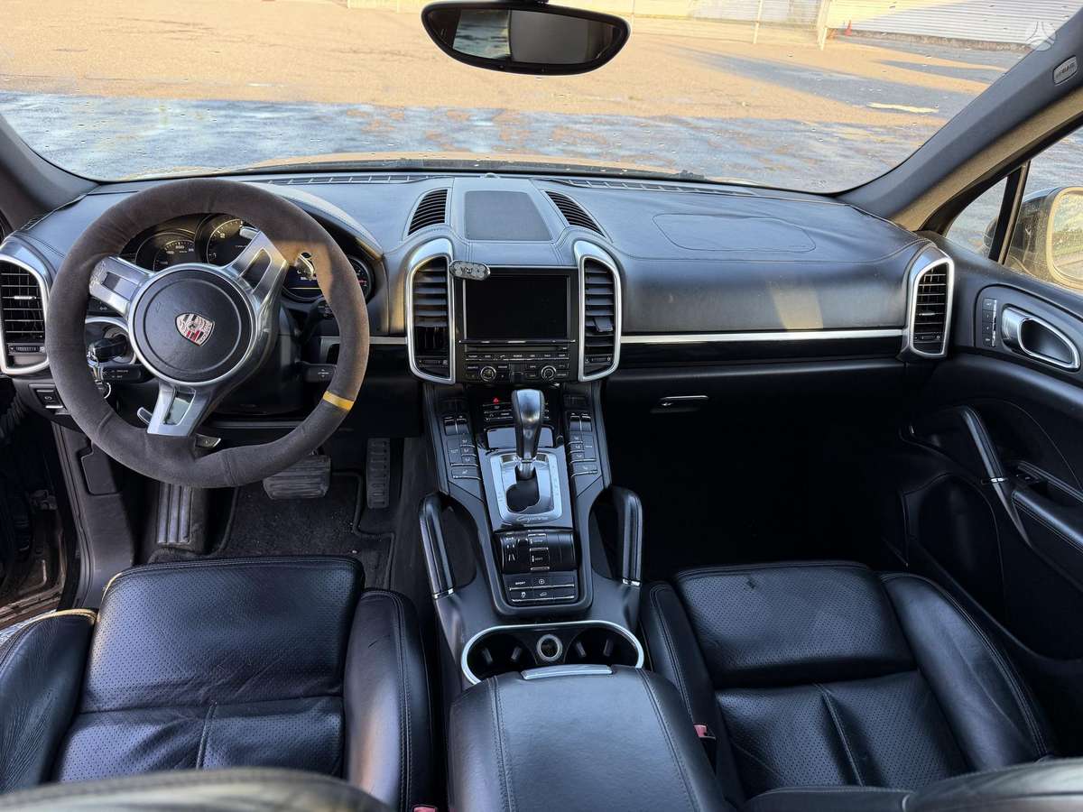 Porsche Cayenne - 5