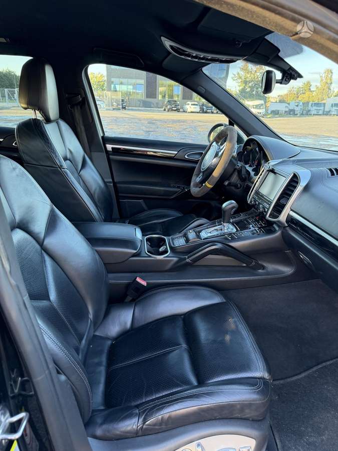 Porsche Cayenne - 6