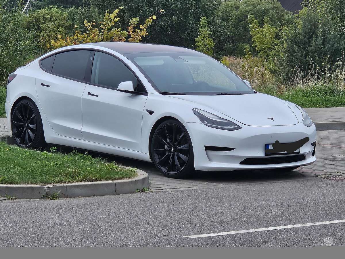 Tesla Model 3, 60 кВт·ч, Седан