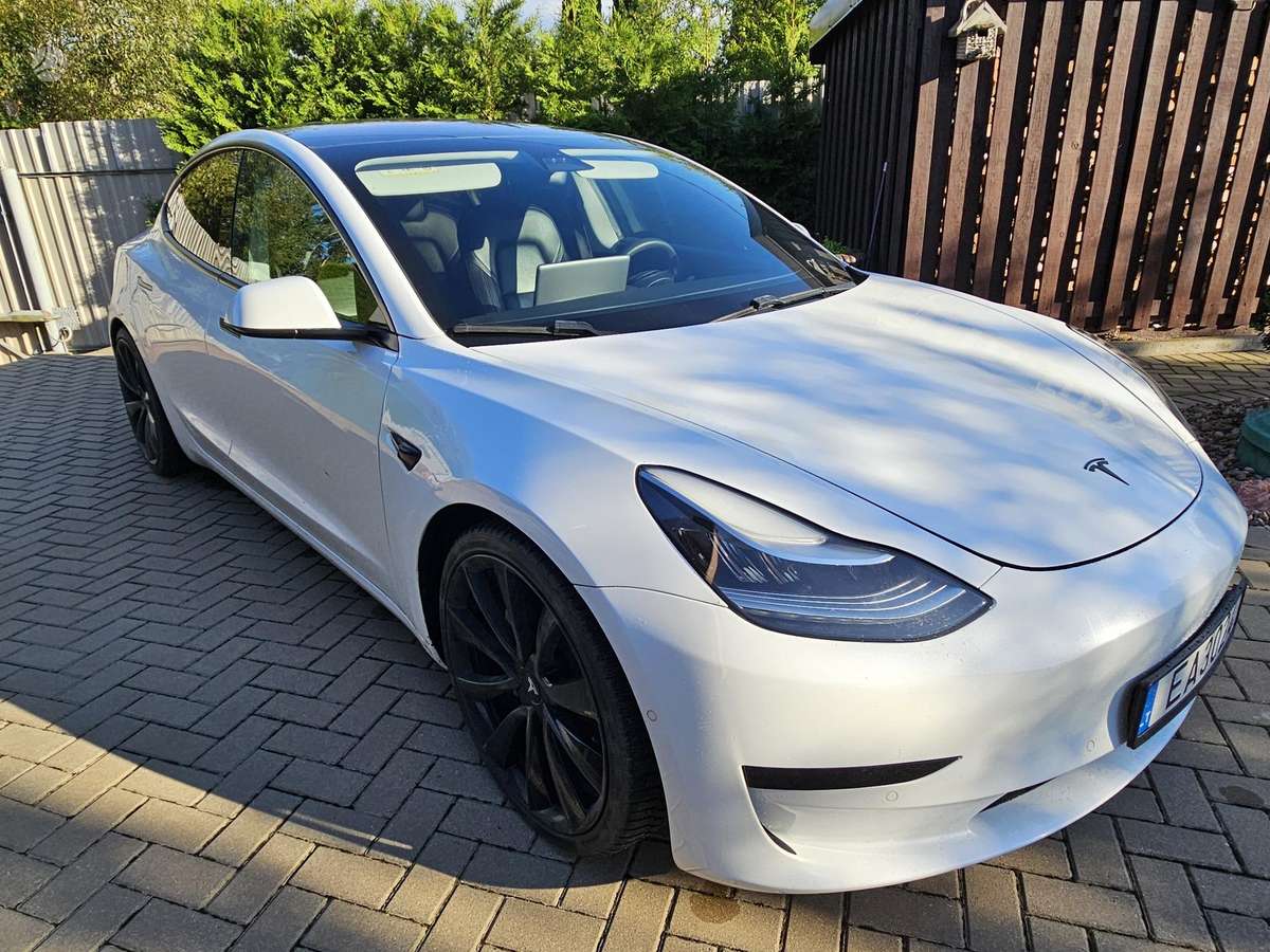 Tesla Model 3 - 2
