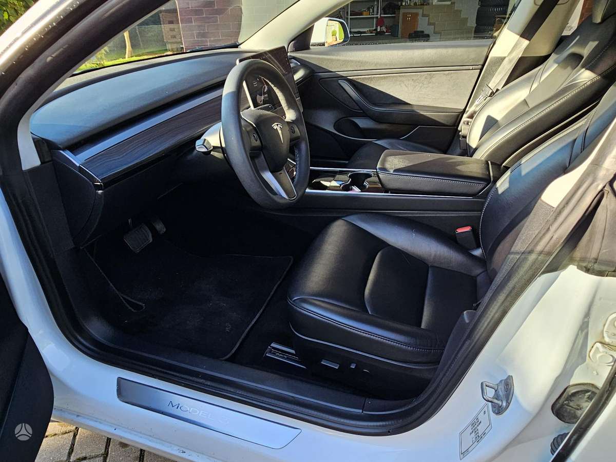 Tesla Model 3 - 6