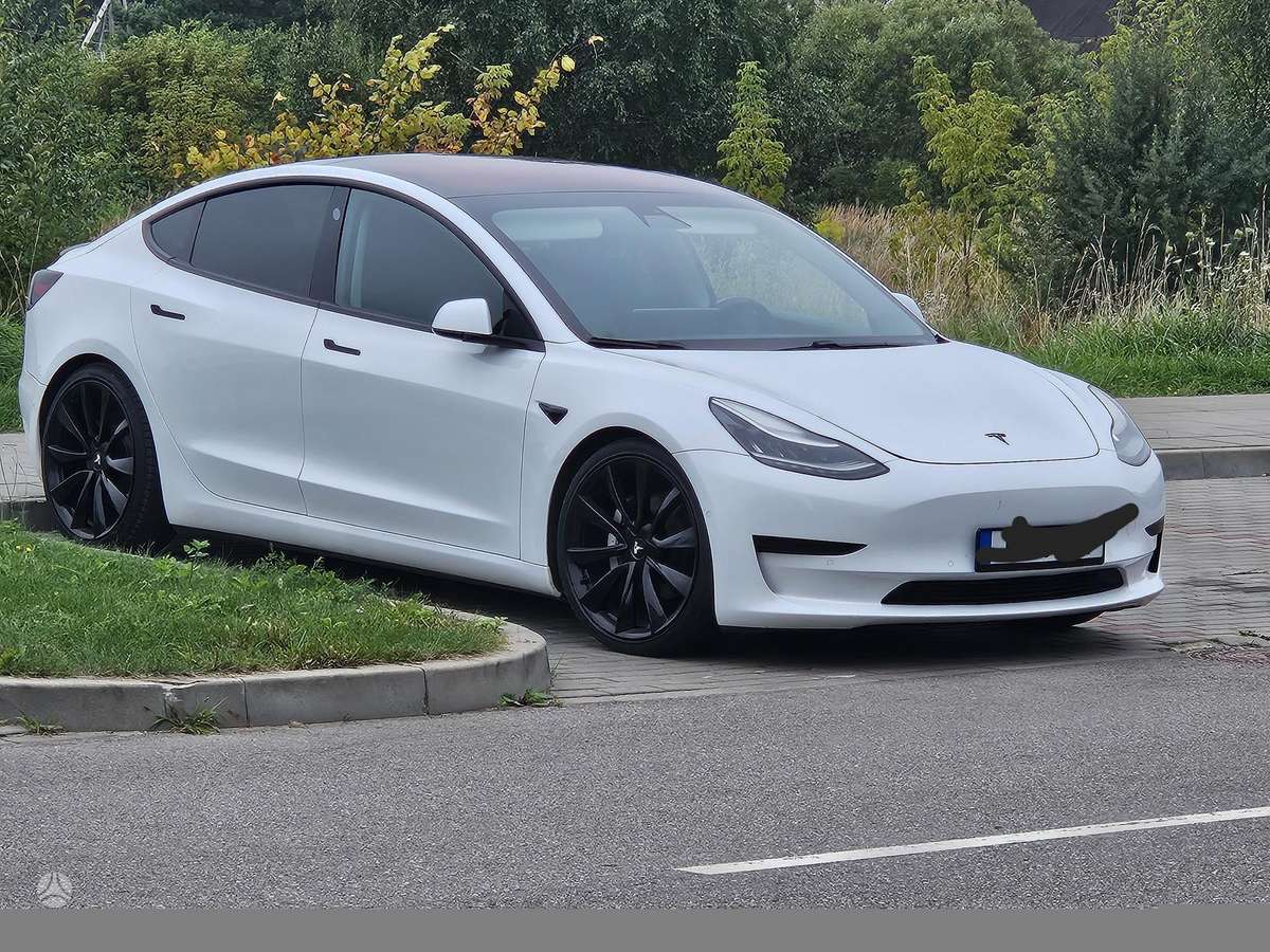 Tesla Model 3, 60 кВт·ч, Седан
