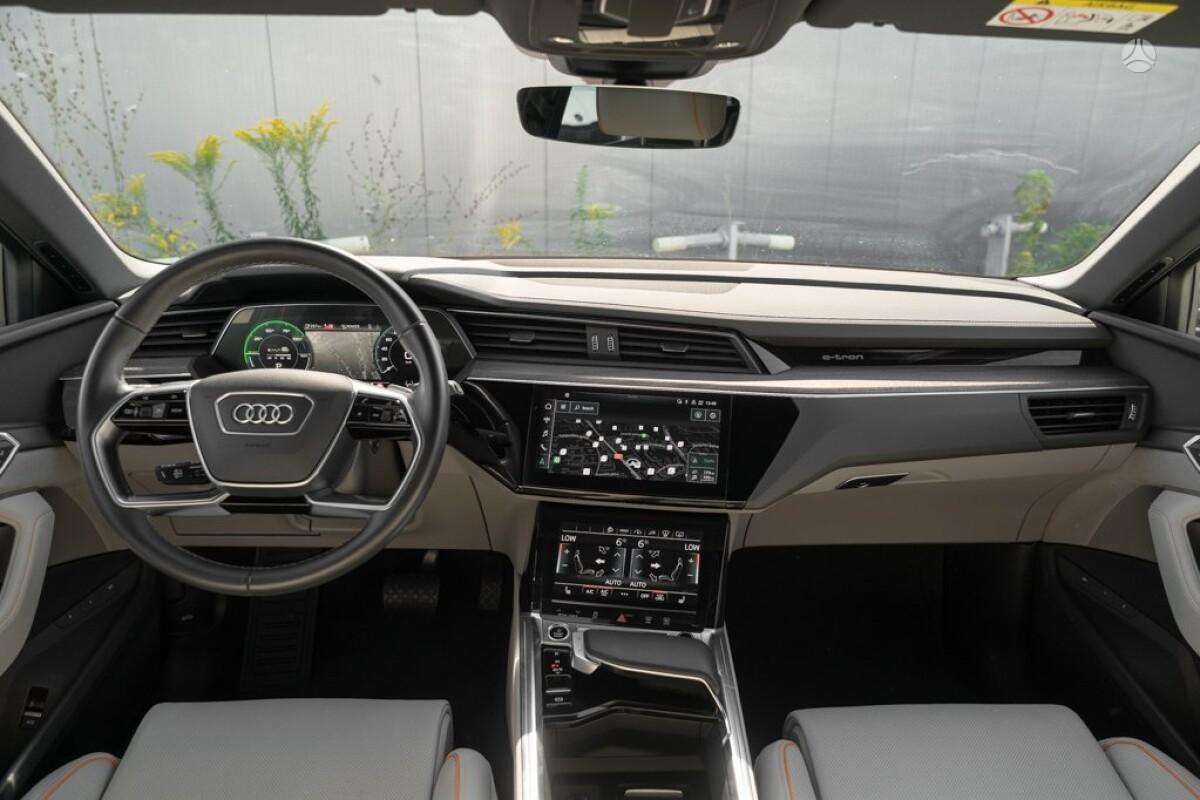 Audi e-tron, visureigis / krosoveris
