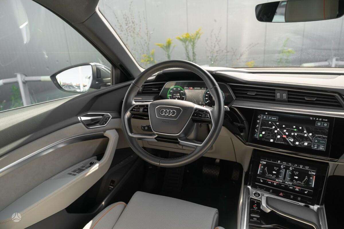 Audi e-tron, visureigis / krosoveris