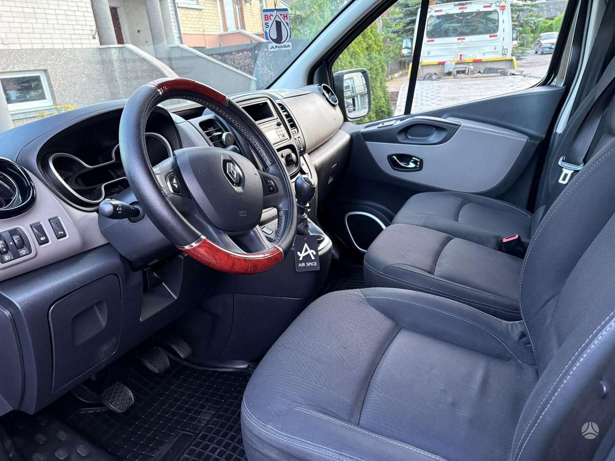 Renault Trafic - 12