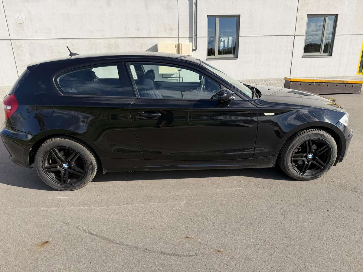 BMW 120, 2.0 l., hatchback