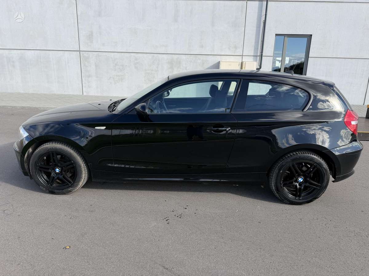 BMW 120, 2.0 l., hatchback