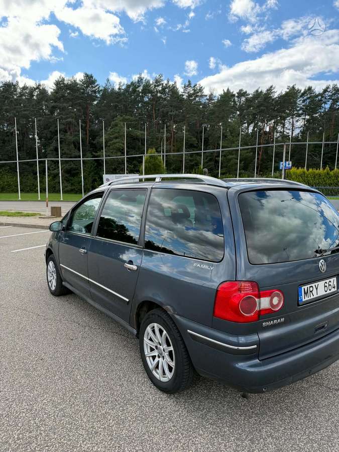 Volkswagen Sharan - 1