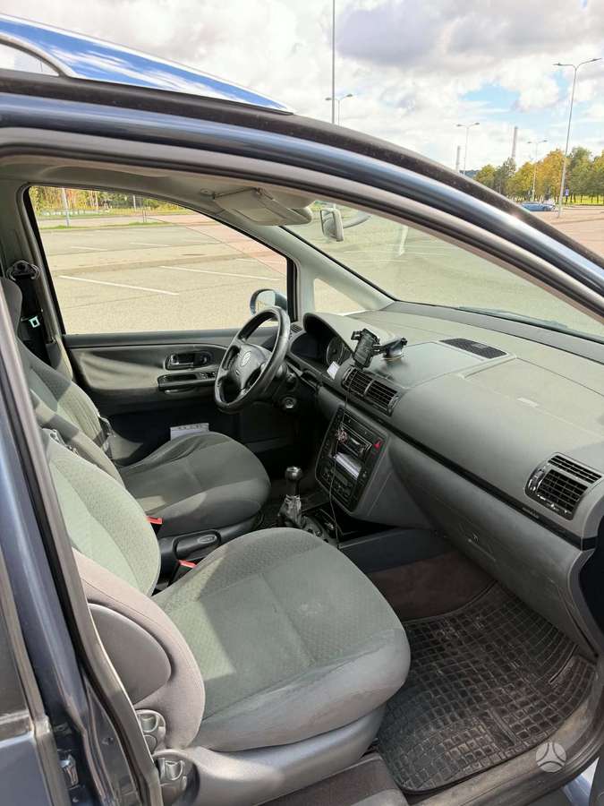 Volkswagen Sharan - 10