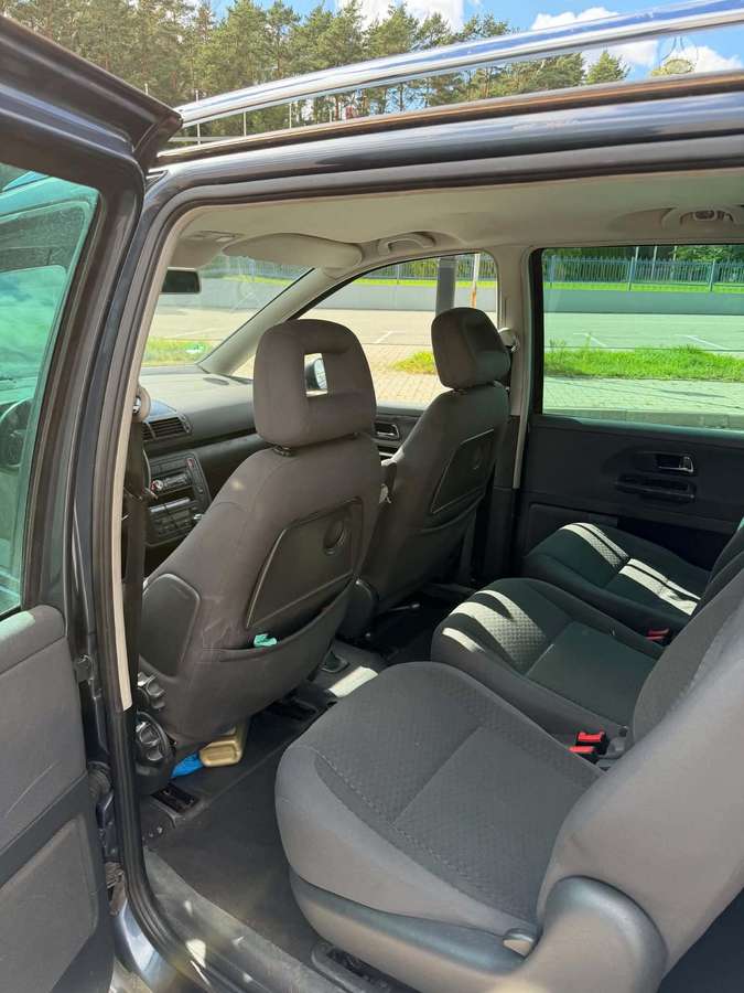 Volkswagen Sharan - 11