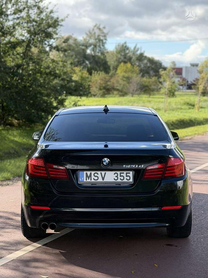 BMW 520, 2.0 l., Седан