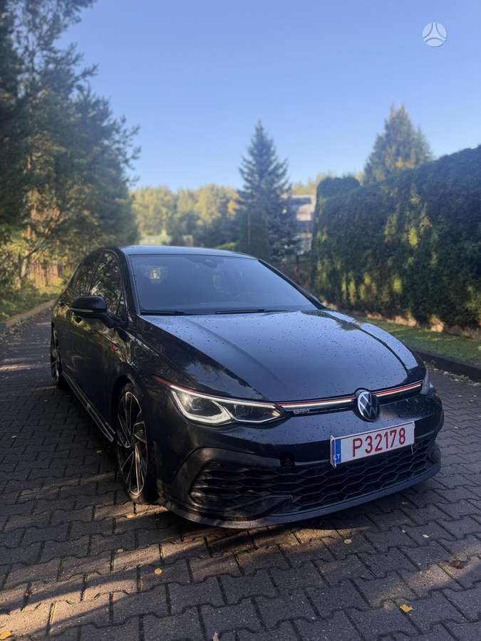 Volkswagen Golf - 1