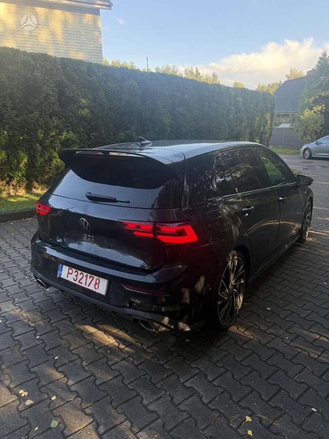 Volkswagen Golf - 5