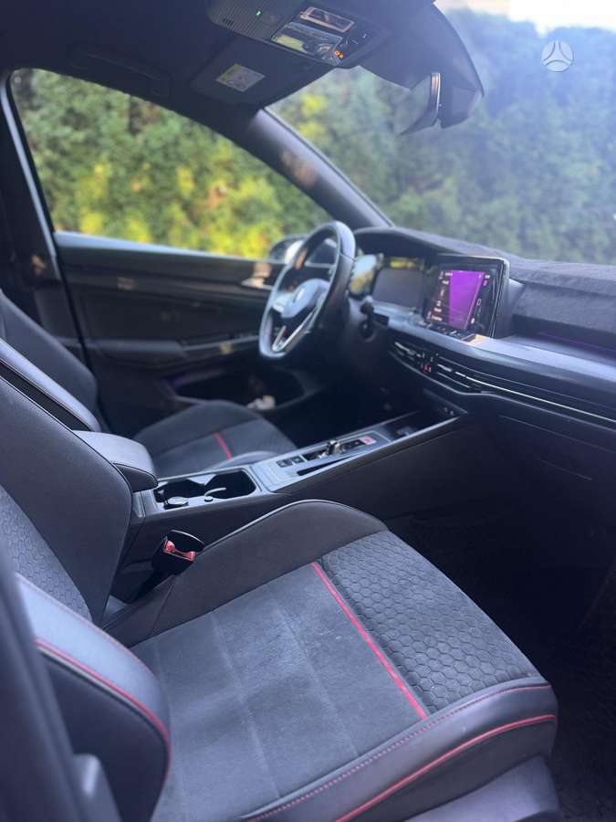 Volkswagen Golf - 6