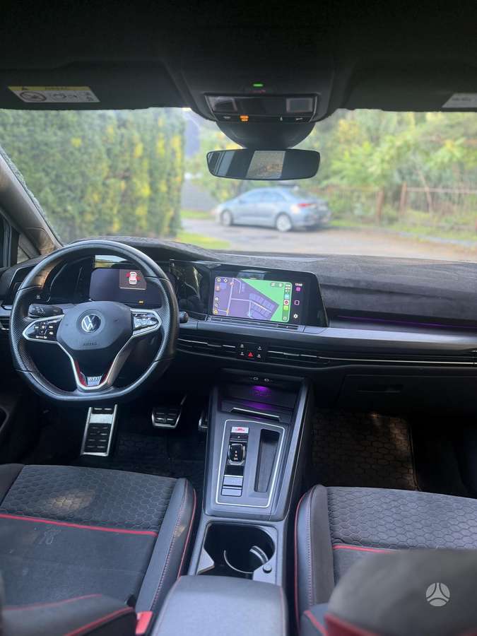Volkswagen Golf - 8