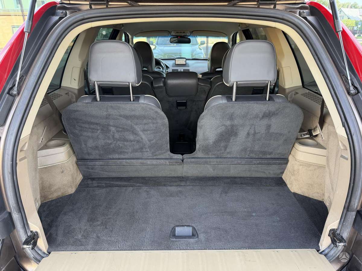 Volvo XC90, 2.4 l., off-road / crossover