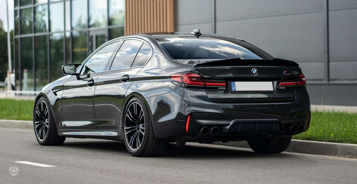 BMW M5, 4.4 l., Седан