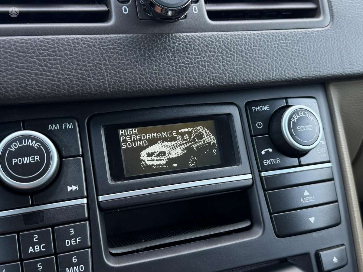 Volvo XC90, 2.4 l., off-road / crossover