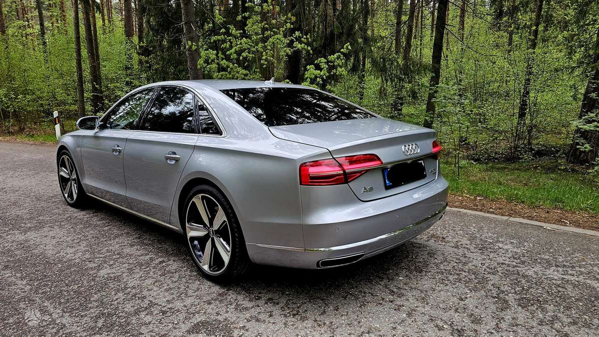 Audi A8, 4.0 l., saloon / sedan