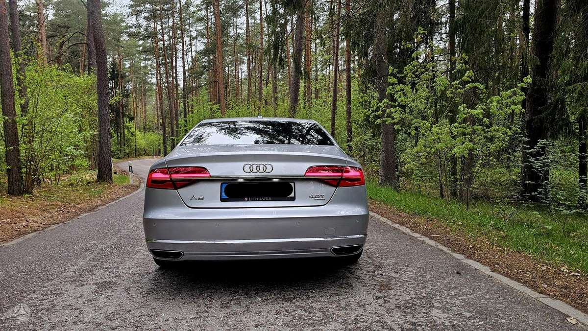 Audi A8, 4.0 l., saloon / sedan