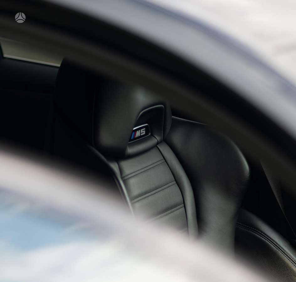 BMW M5, 4.4 l., Седан