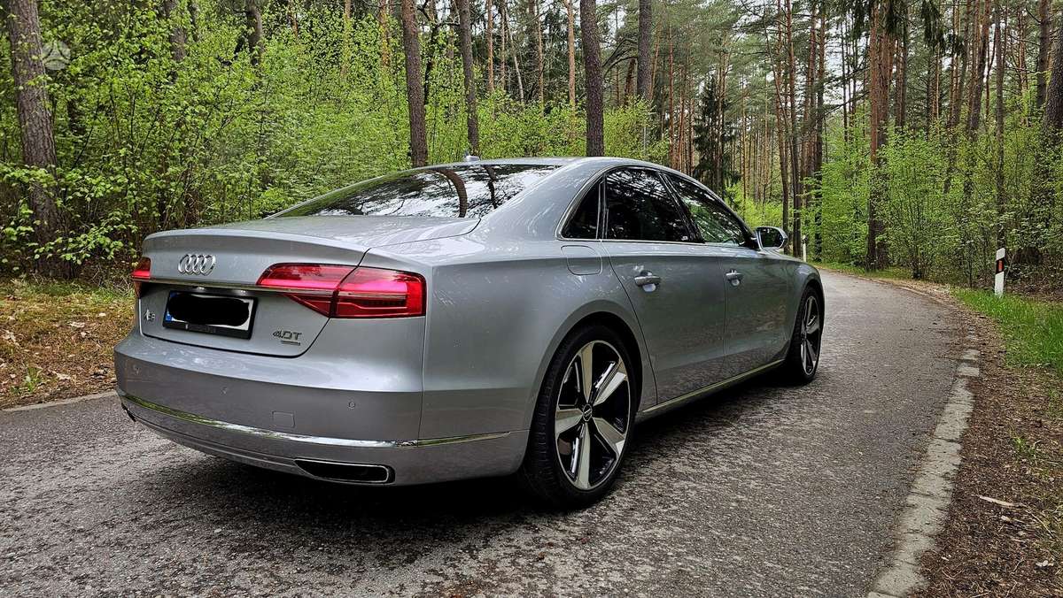 Audi A8, 4.0 l., saloon / sedan