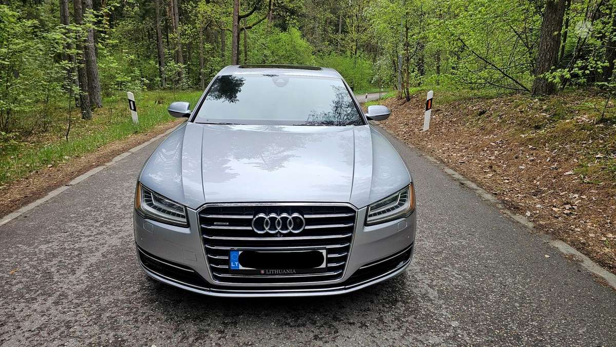 Audi A8, 4.0 l., saloon / sedan