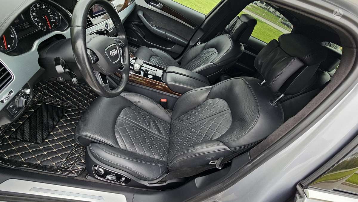 Audi A8, 4.0 l., saloon / sedan
