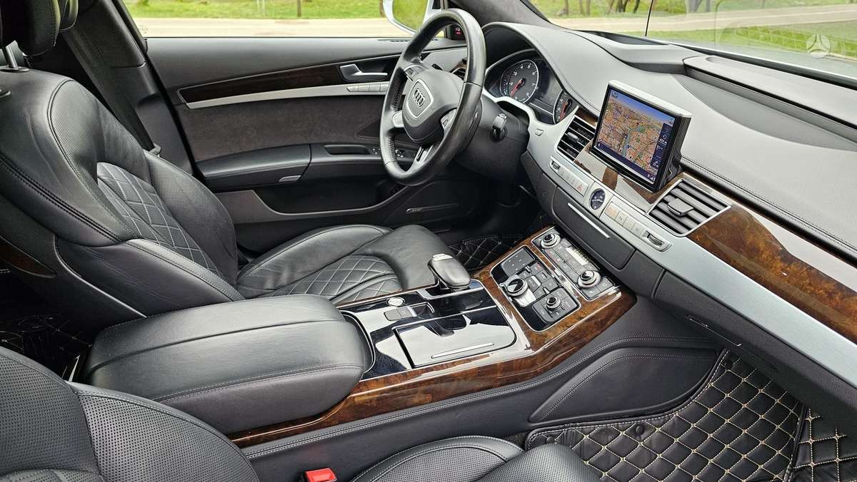 Audi A8, 4.0 l., saloon / sedan