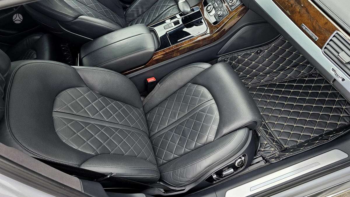 Audi A8, 4.0 l., saloon / sedan