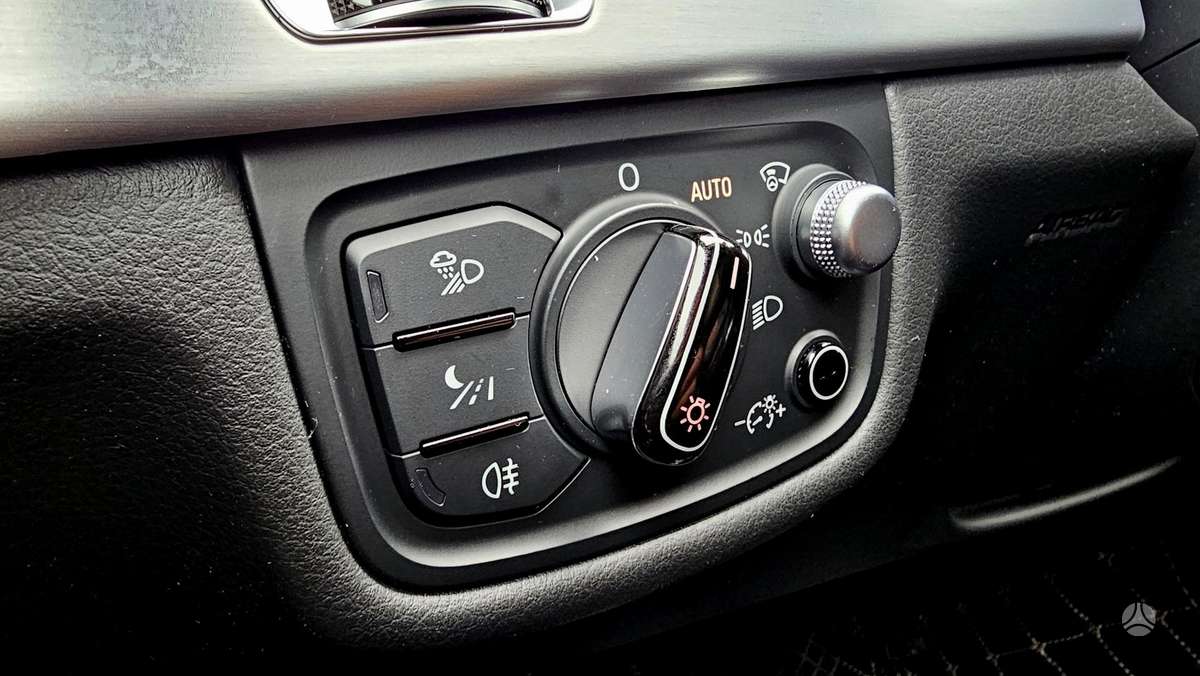 Audi A8, 4.0 l., saloon / sedan