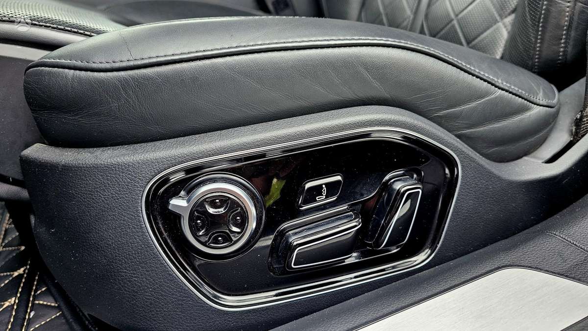 Audi A8, 4.0 l., saloon / sedan