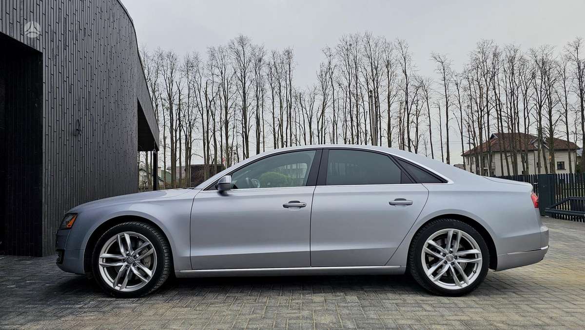 Audi A8, 4.0 l., saloon / sedan