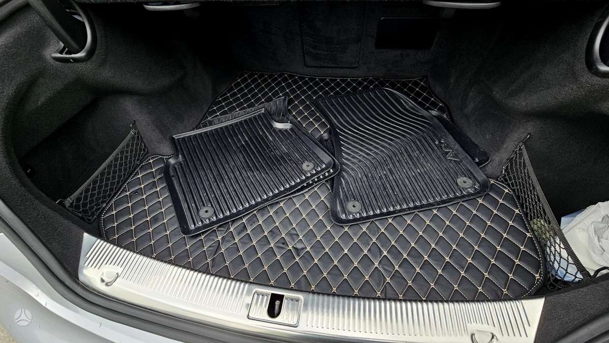 Audi A8, 4.0 l., saloon / sedan