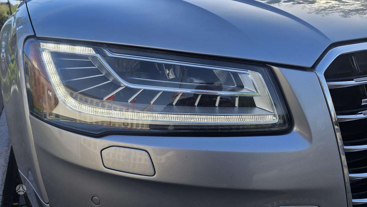 Audi A8, 4.0 l., saloon / sedan
