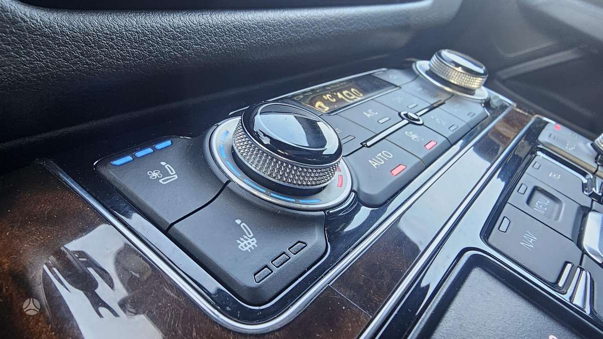 Audi A8, 4.0 l., saloon / sedan