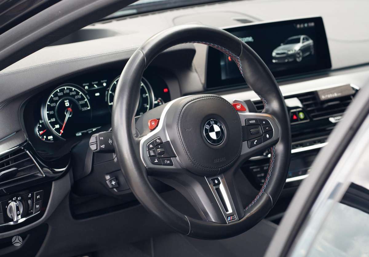 BMW M5, 4.4 l., Седан