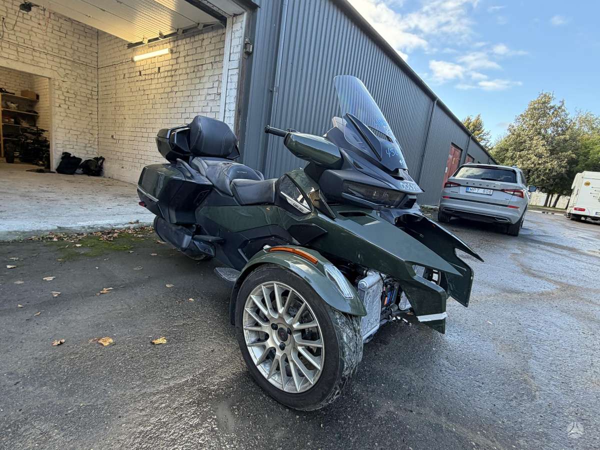 Can-Am Spyder 1330cc, trikes
