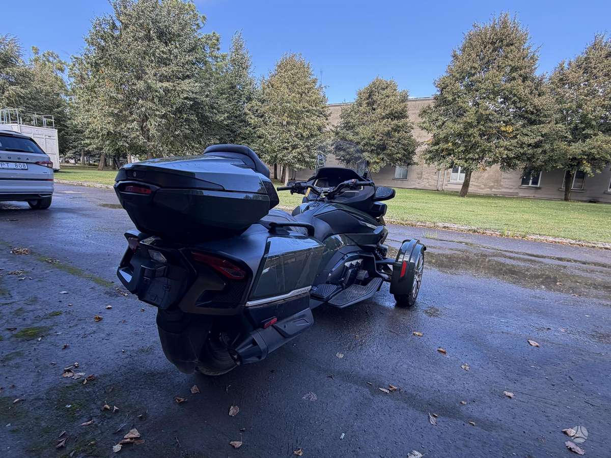 Can-Am Spyder 1330cc, trikes