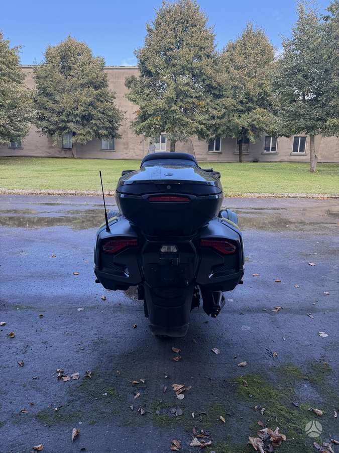 Can-Am Spyder 1330cc, trikes
