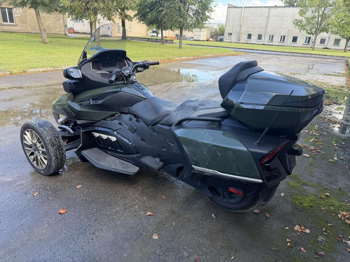 Can-Am Spyder 1330cc, trikes