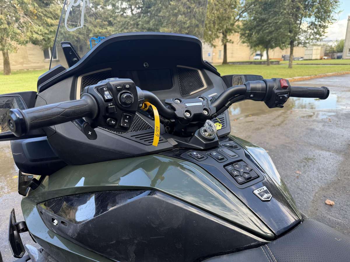Can-Am Spyder 1330cc, trikes
