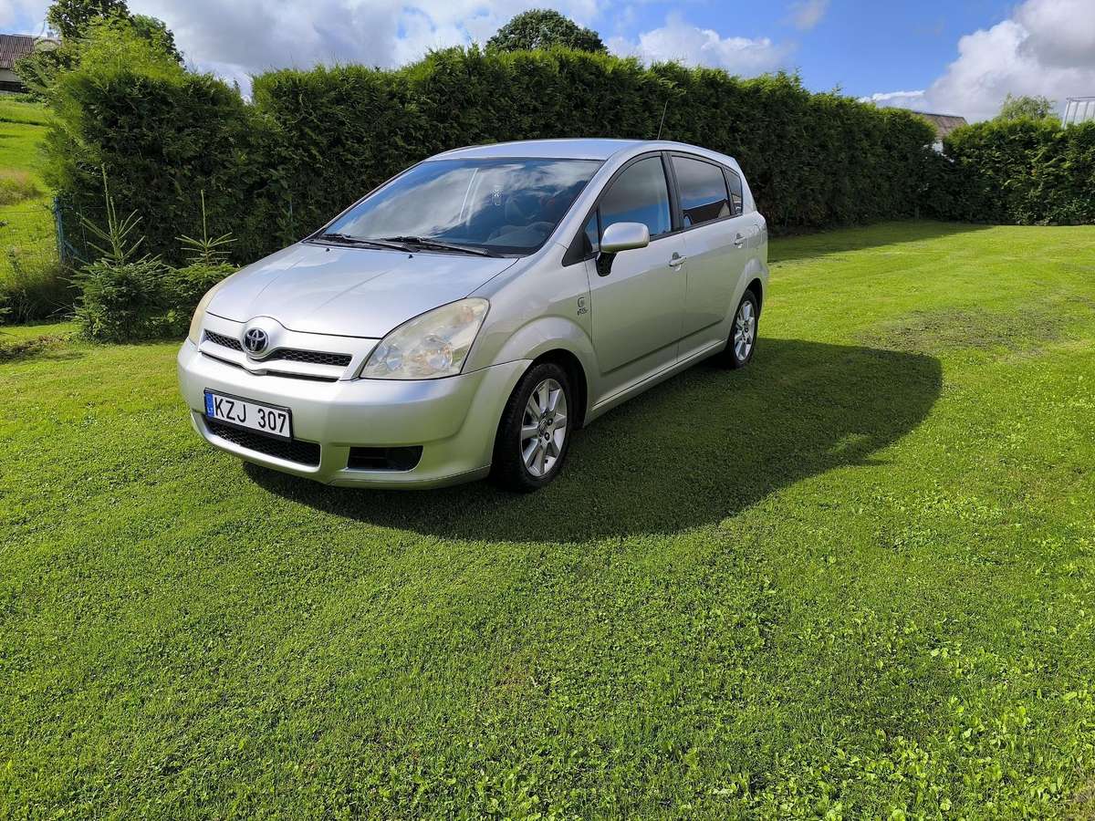 Toyota Corolla Verso - 1