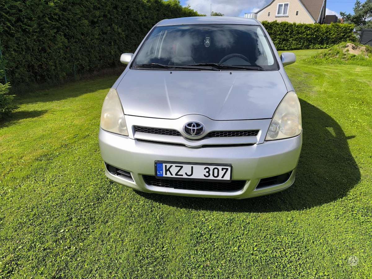 Toyota Corolla Verso - 2