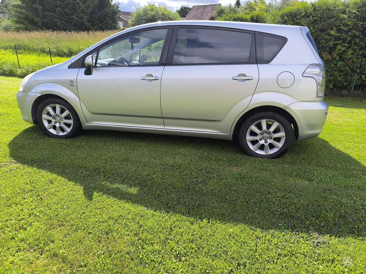 Toyota Corolla Verso - 5