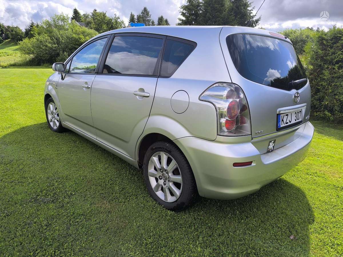 Toyota Corolla Verso - 6