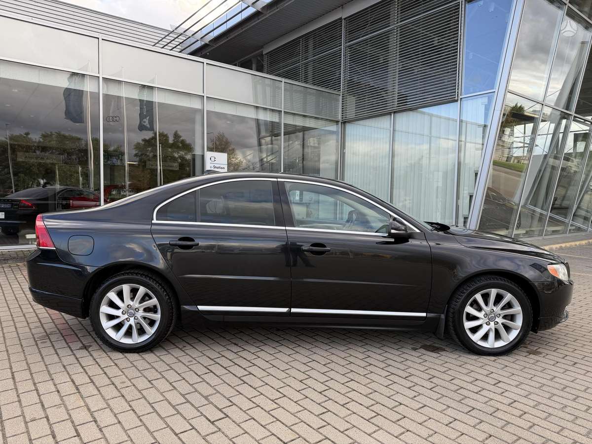 Volvo S80, 2.4 l., Седан